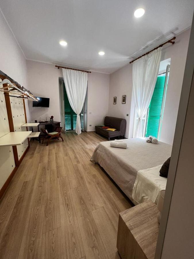 A Casa E Mamma' Apartment Наполи Екстериор снимка