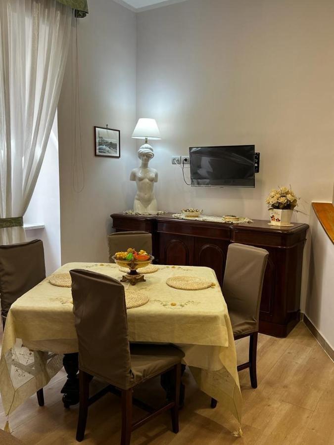 A Casa E Mamma' Apartment Наполи Екстериор снимка
