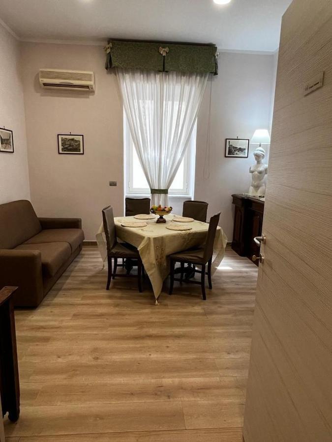 A Casa E Mamma' Apartment Наполи Екстериор снимка